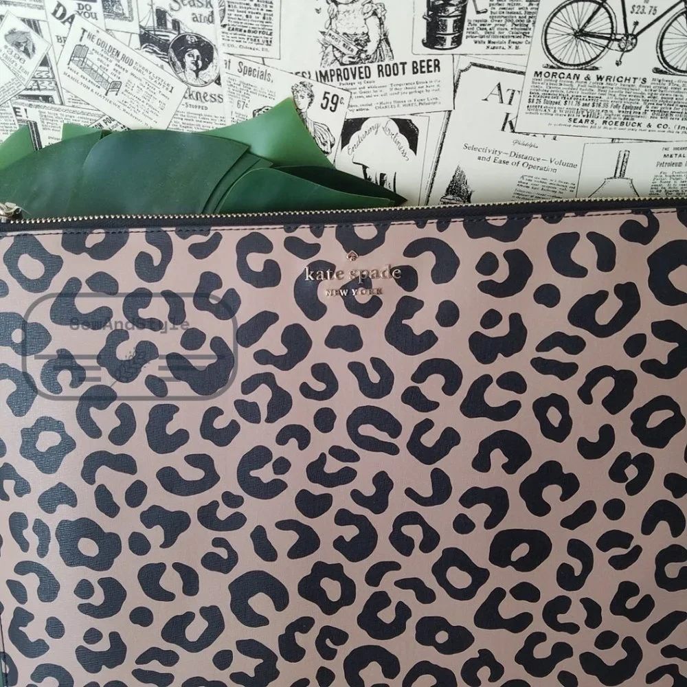 Kate Spade NWT staci graphic leopard l-zip universal laptop sleeve up to 15" - Picture 2 of 13